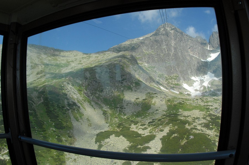 Łomnicki Szczyt (Lomnický štít) i Łomnicki Staw (Skalnaté pleso)