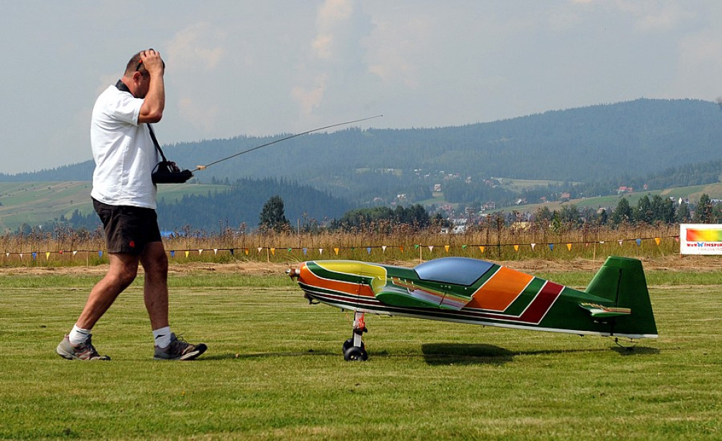 Modelarski AIR SHOW na nowotarskim lotnisku