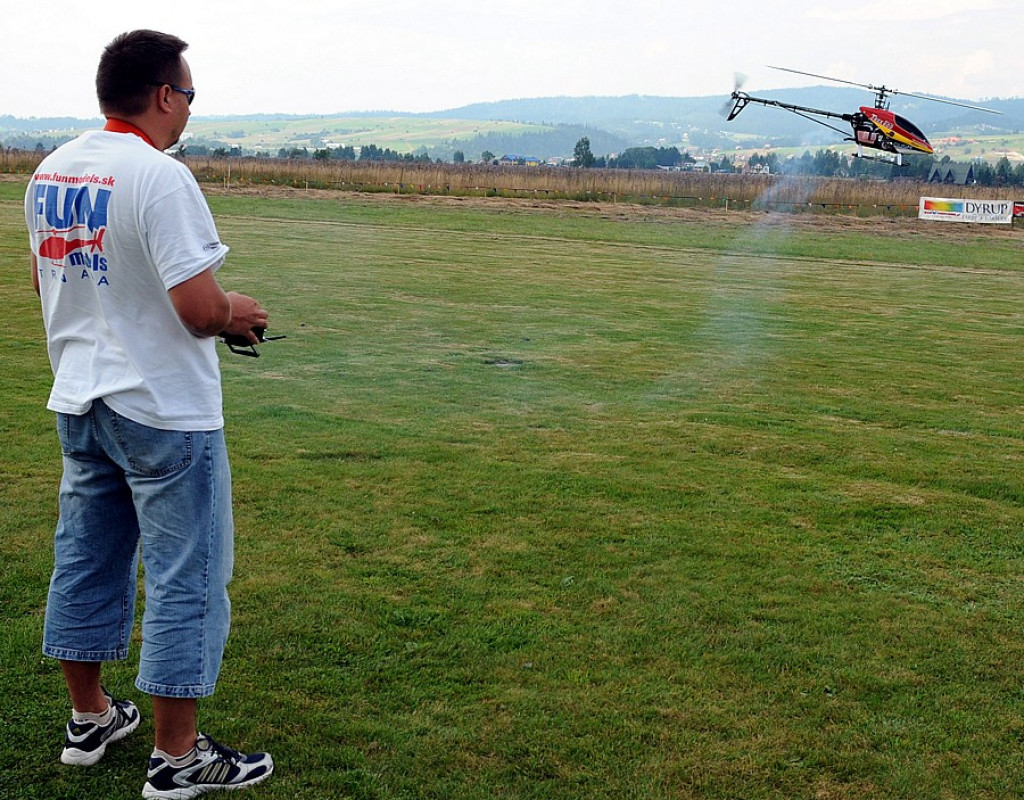 Modelarski AIR SHOW na nowotarskim lotnisku