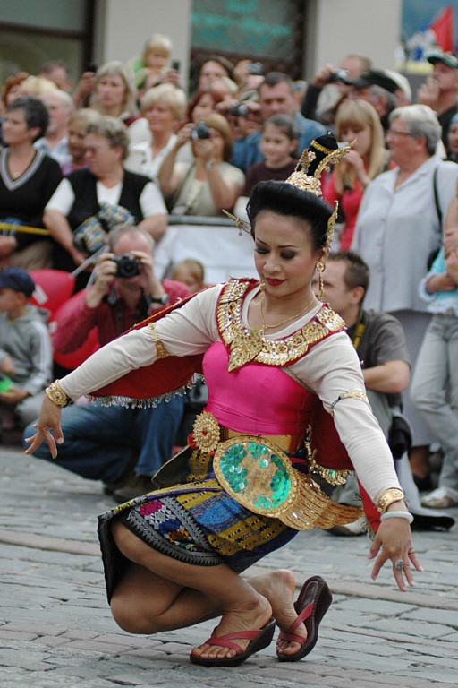 Parada z okazji XL Międzynarodowego Festiwali Folkloru Ziem Górskich