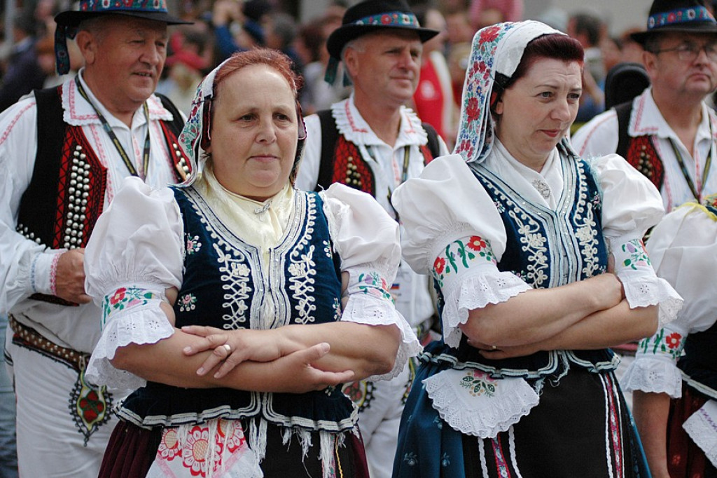 Parada z okazji XL Międzynarodowego Festiwali Folkloru Ziem Górskich