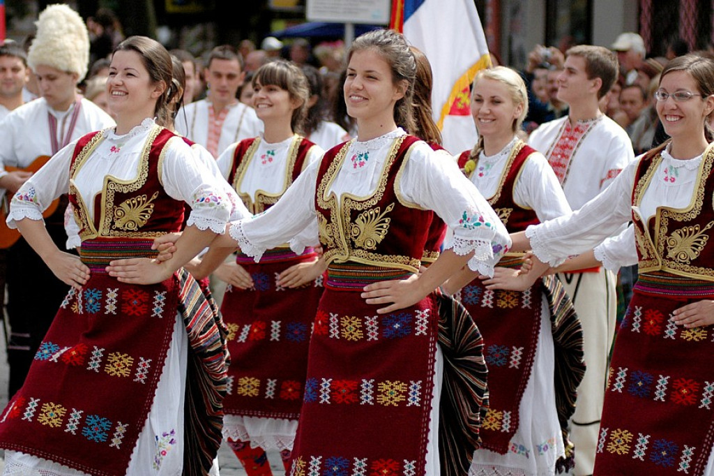 Parada z okazji XL Międzynarodowego Festiwali Folkloru Ziem Górskich