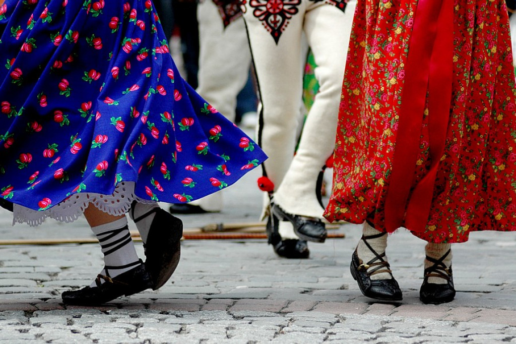Parada z okazji XL Międzynarodowego Festiwali Folkloru Ziem Górskich