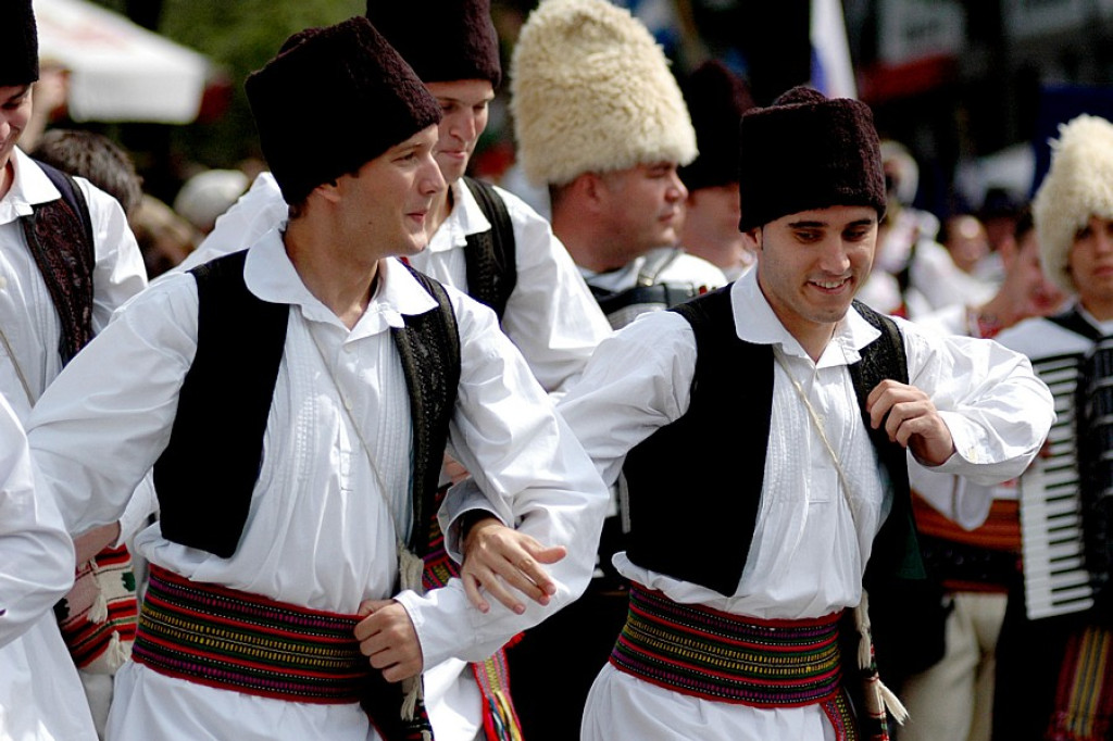 Parada z okazji XL Międzynarodowego Festiwali Folkloru Ziem Górskich