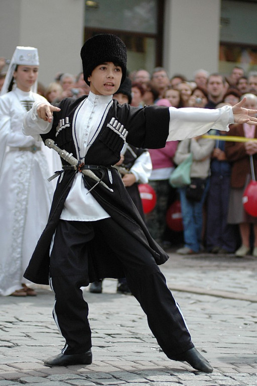 Parada z okazji XL Międzynarodowego Festiwali Folkloru Ziem Górskich