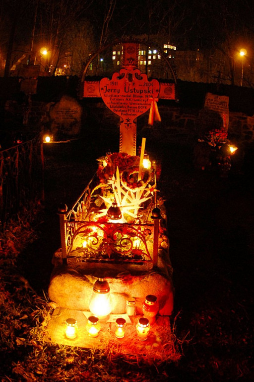 Święto Wszystkich Świętych na zakopiańskich cmentarzach