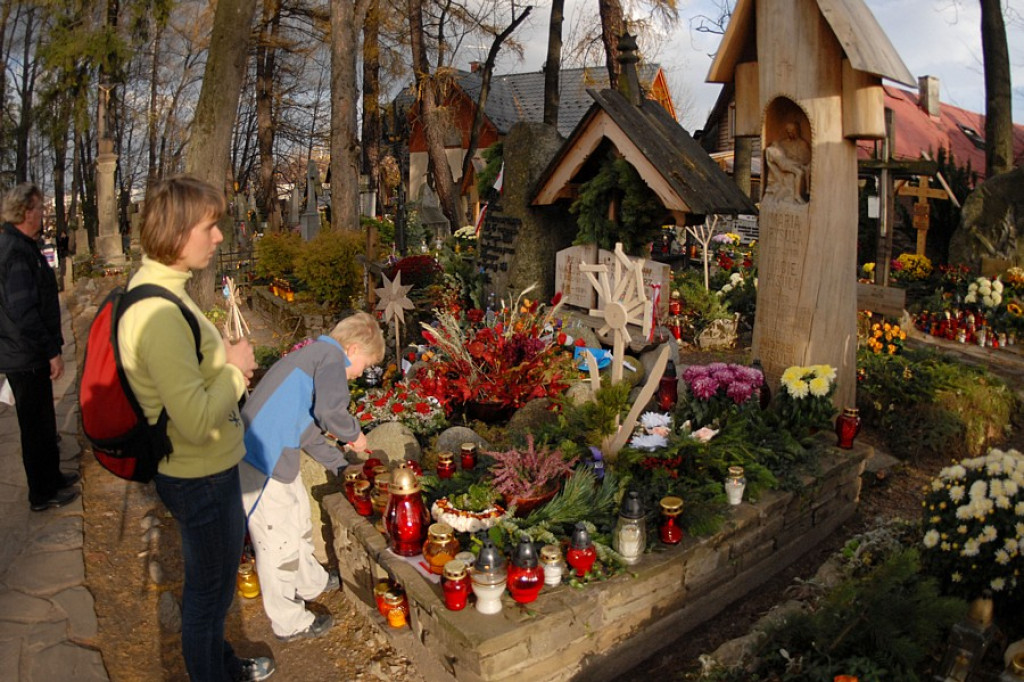 Święto Wszystkich Świętych na zakopiańskich cmentarzach
