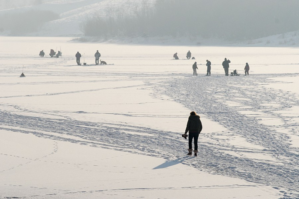 Jezioro Czorsztyńskie skute lodem