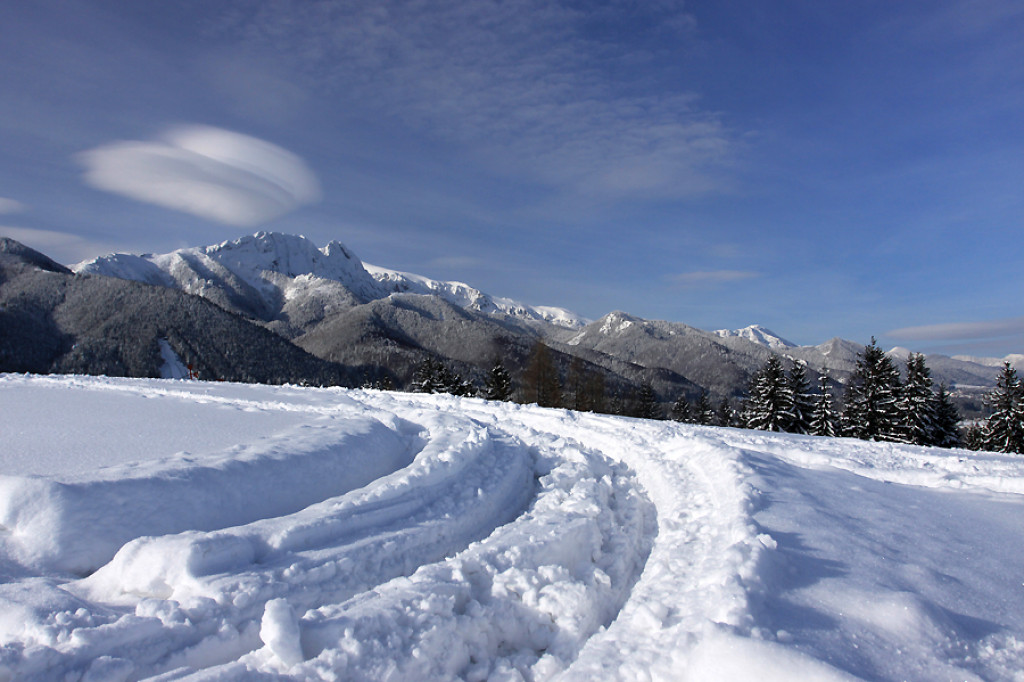Tatry: Poranek ze słońcem