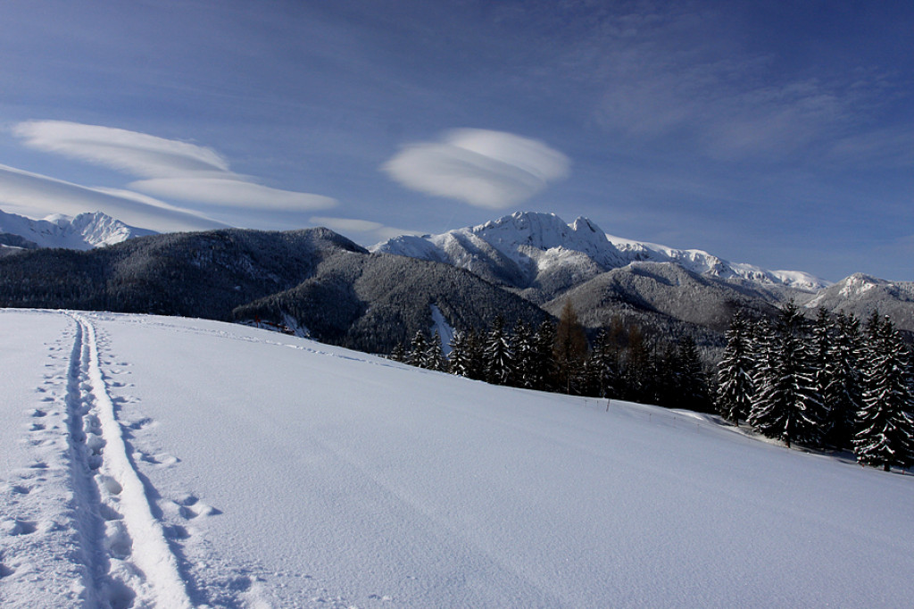 Tatry: Poranek ze słońcem