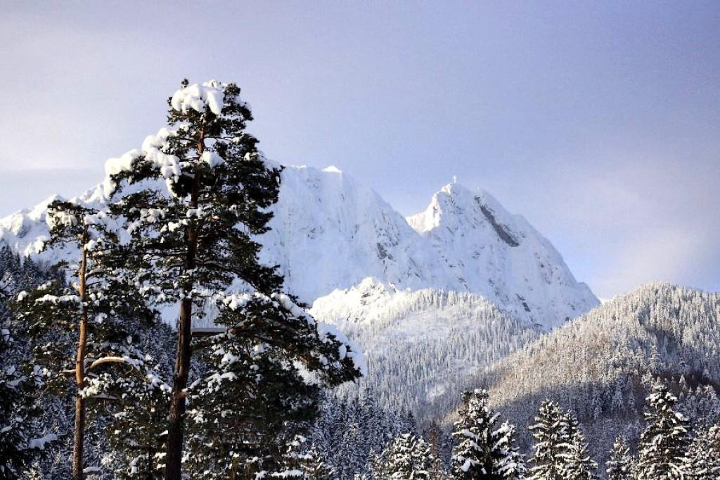 Tatry: Poranek ze słońcem