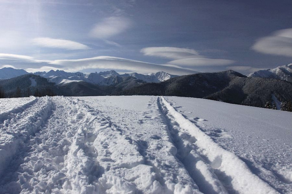 Tatry: Poranek ze słońcem