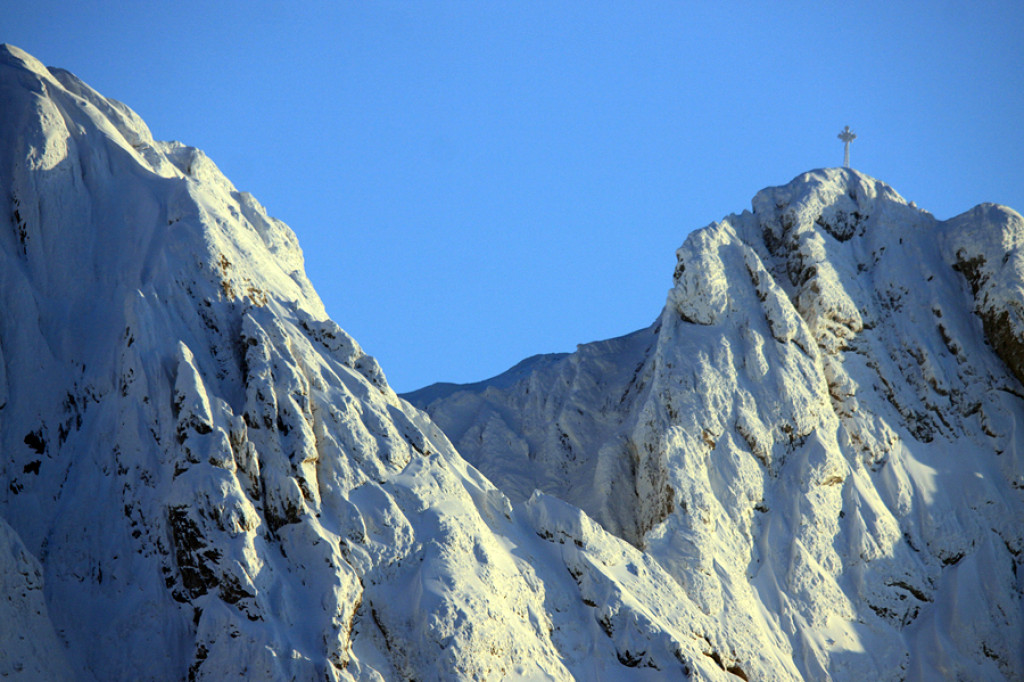 Giewont i ostatnie promienie słońca