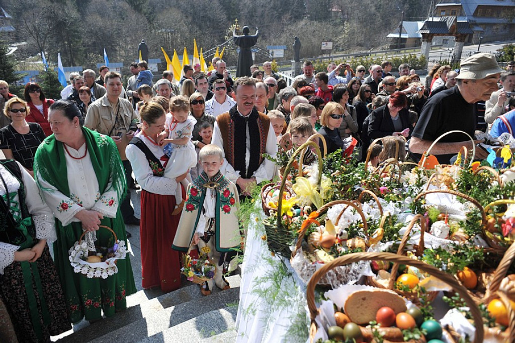 Wielka Sobota: Czas święcenia pokarmów