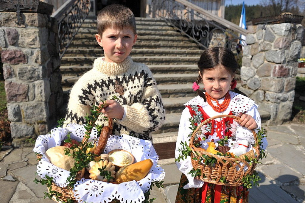Wielka Sobota: Czas święcenia pokarmów