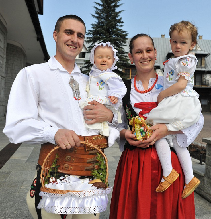 Wielka Sobota: Czas święcenia pokarmów