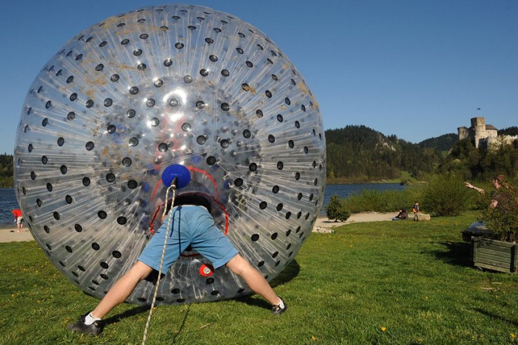 Wspomnienie majówki: Zorbing w Niedzicy