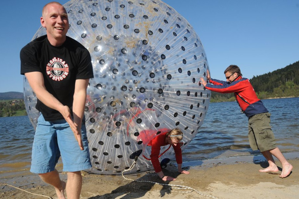 Wspomnienie majówki: Zorbing w Niedzicy