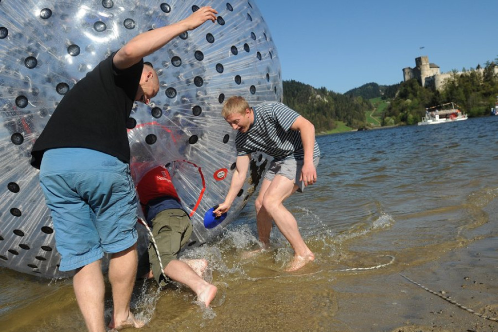 Wspomnienie majówki: Zorbing w Niedzicy