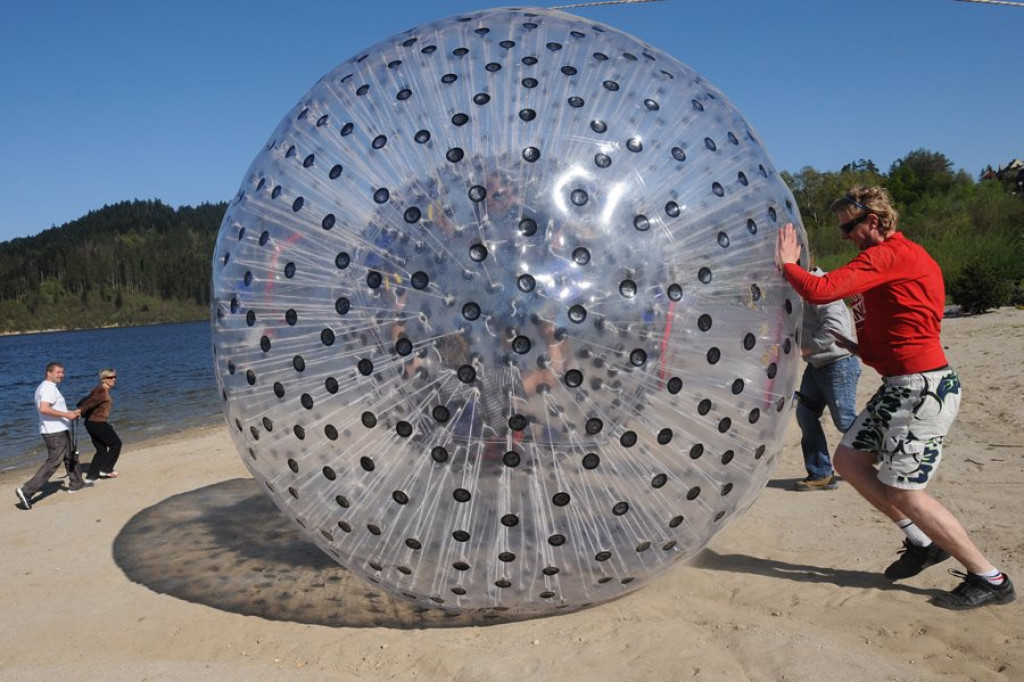 Wspomnienie majówki: Zorbing w Niedzicy
