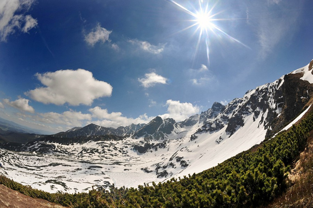 Wiosna powoli zdobywa Tatry