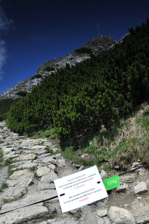 Giewont: trwają prace przy modernizacji krzyża