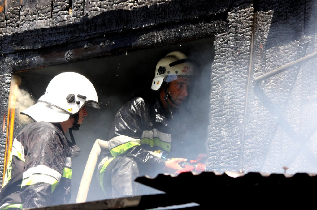 Pożar w Białym Dunajcu. Strażak trafił do szpitala