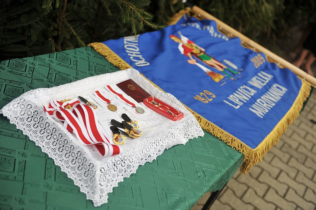 OSP Lipnica Wielka - Murowanica z nowym sztandarem