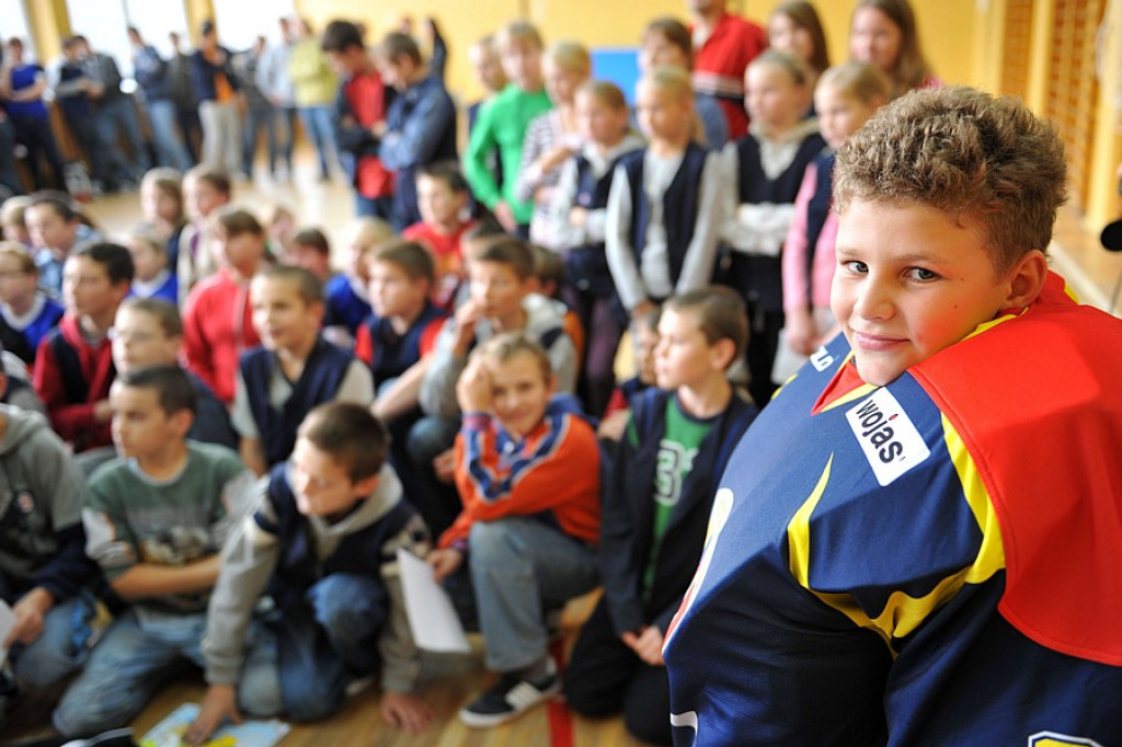 Hokeiści w Szkole Podstawowej we Frydmanie
