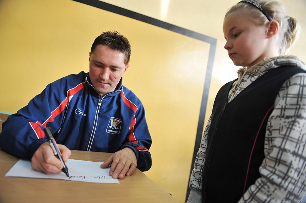 Hokeiści w Szkole Podstawowej we Frydmanie