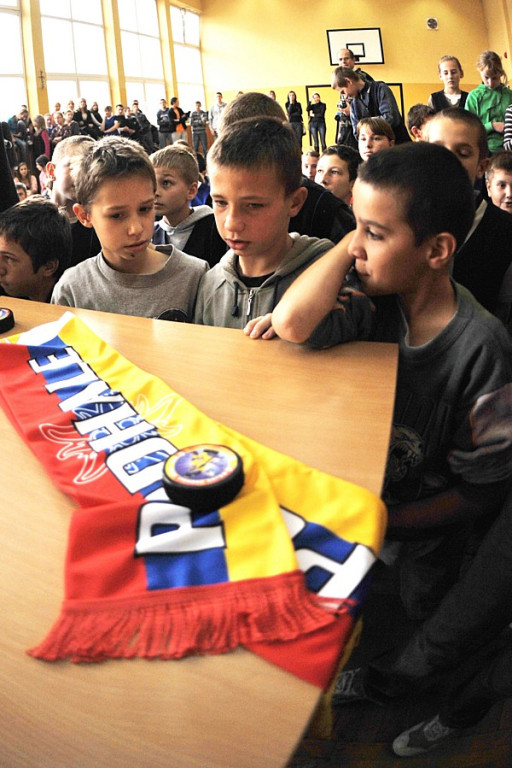 Hokeiści w Szkole Podstawowej we Frydmanie