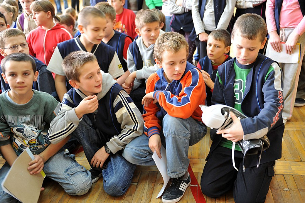 Hokeiści w Szkole Podstawowej we Frydmanie