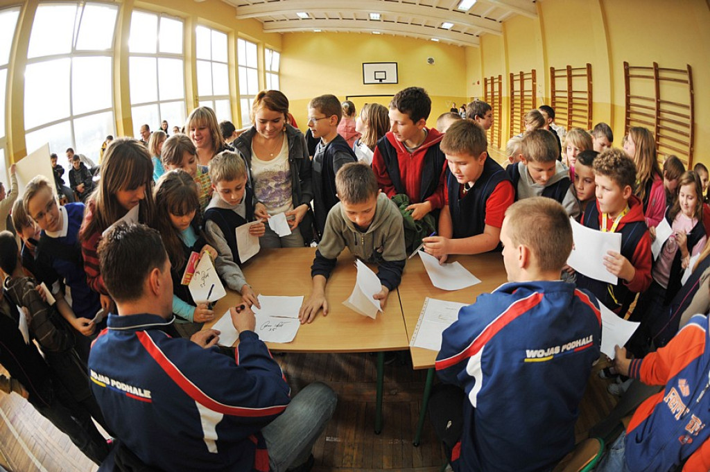 Hokeiści w Szkole Podstawowej we Frydmanie
