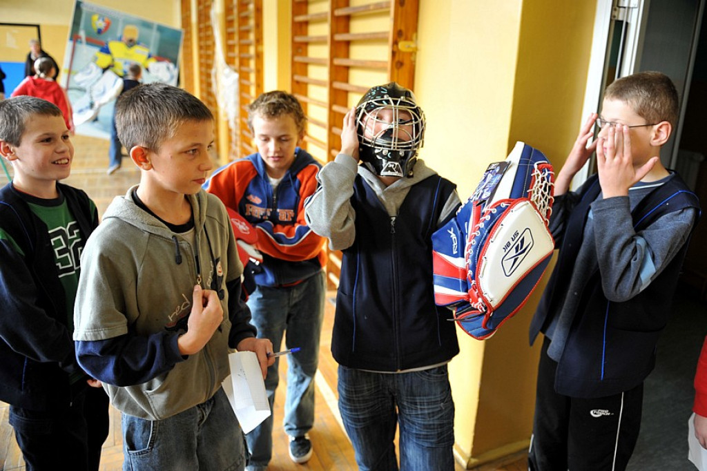 Hokeiści w Szkole Podstawowej we Frydmanie