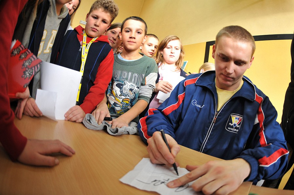 Hokeiści w Szkole Podstawowej we Frydmanie