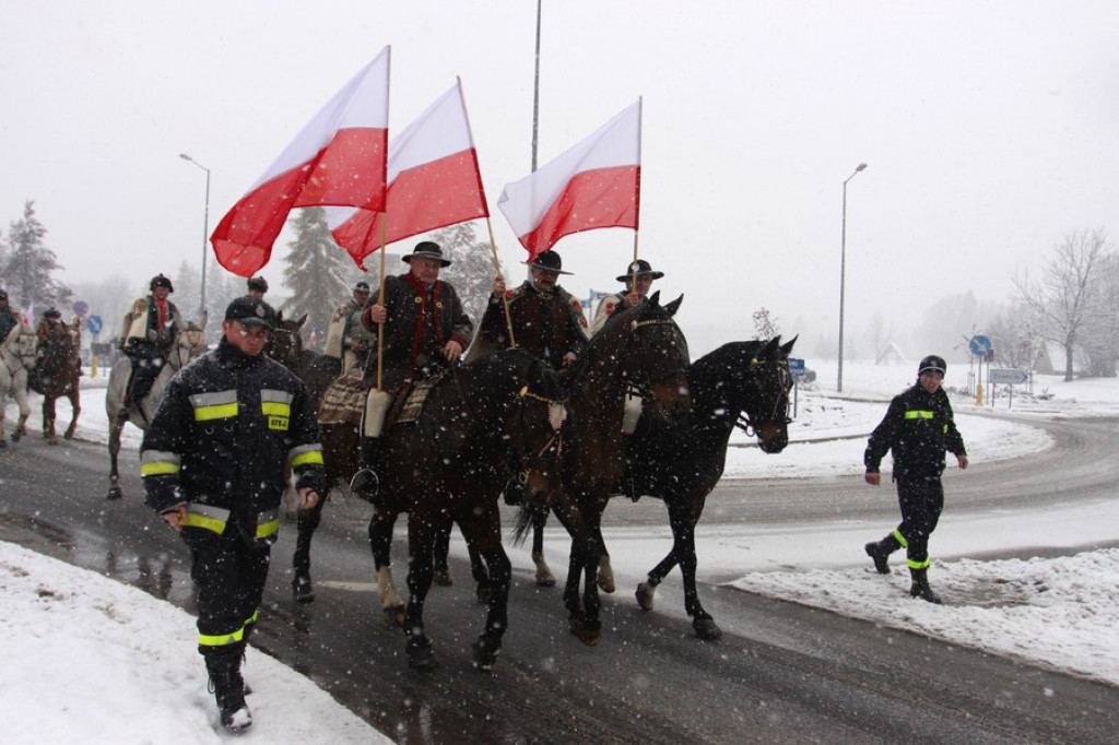 Zakopiański 11 listopada w śnieżnej zadymce