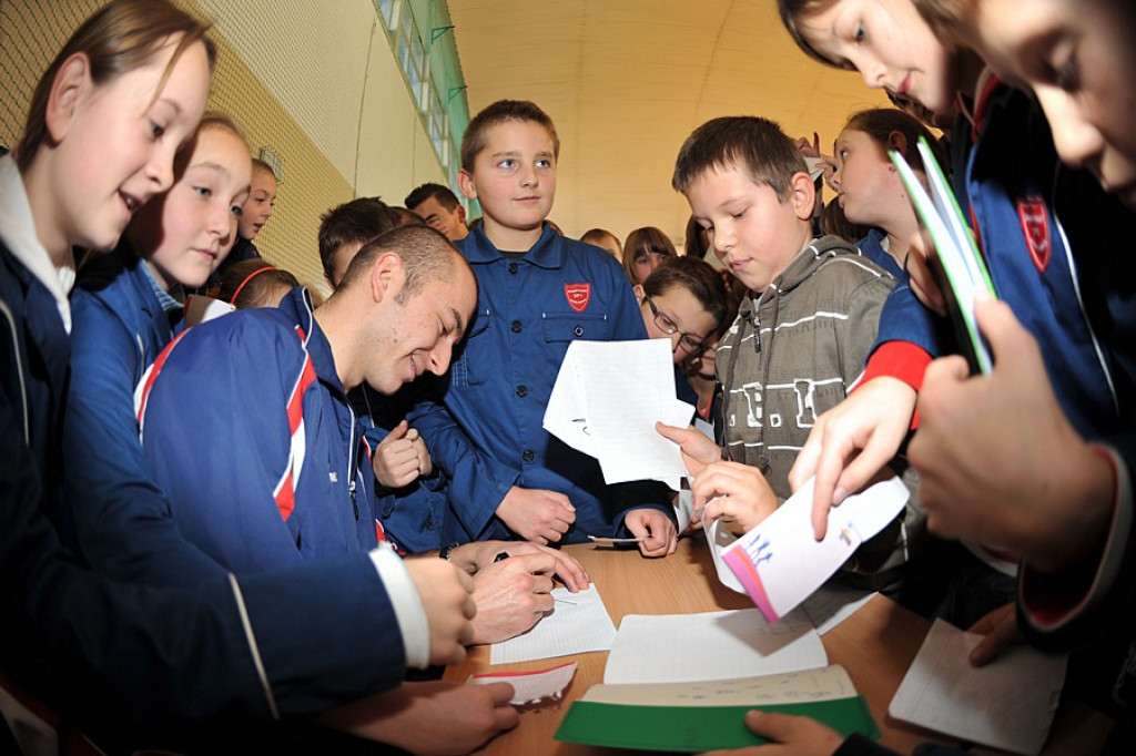 Jabłonka: Spotkanie hokeistów z uczniami
