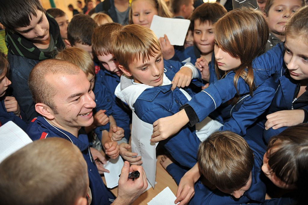Jabłonka: Spotkanie hokeistów z uczniami