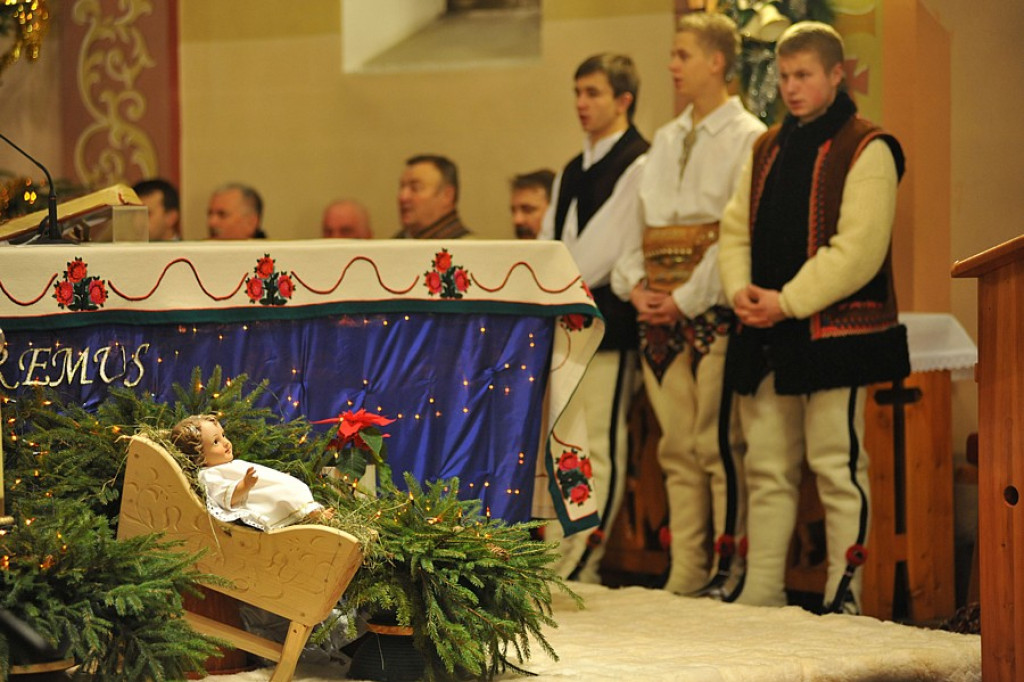 Pasterka i jasełka w Poroninie