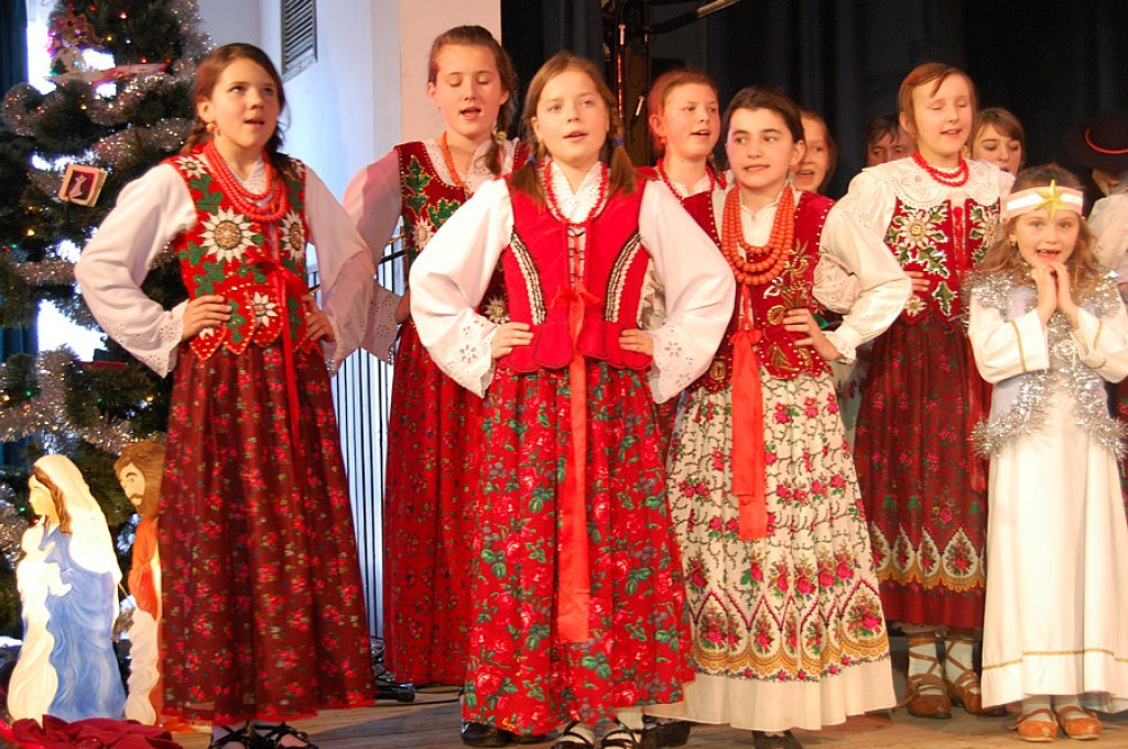400 młodych artystów w jasełkowych przedstawieniach