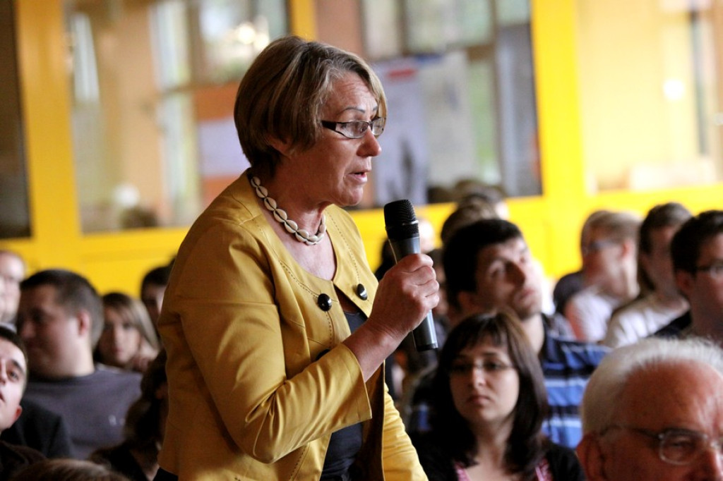 Gorąca dyskusja na ekonomicznym sympozjum