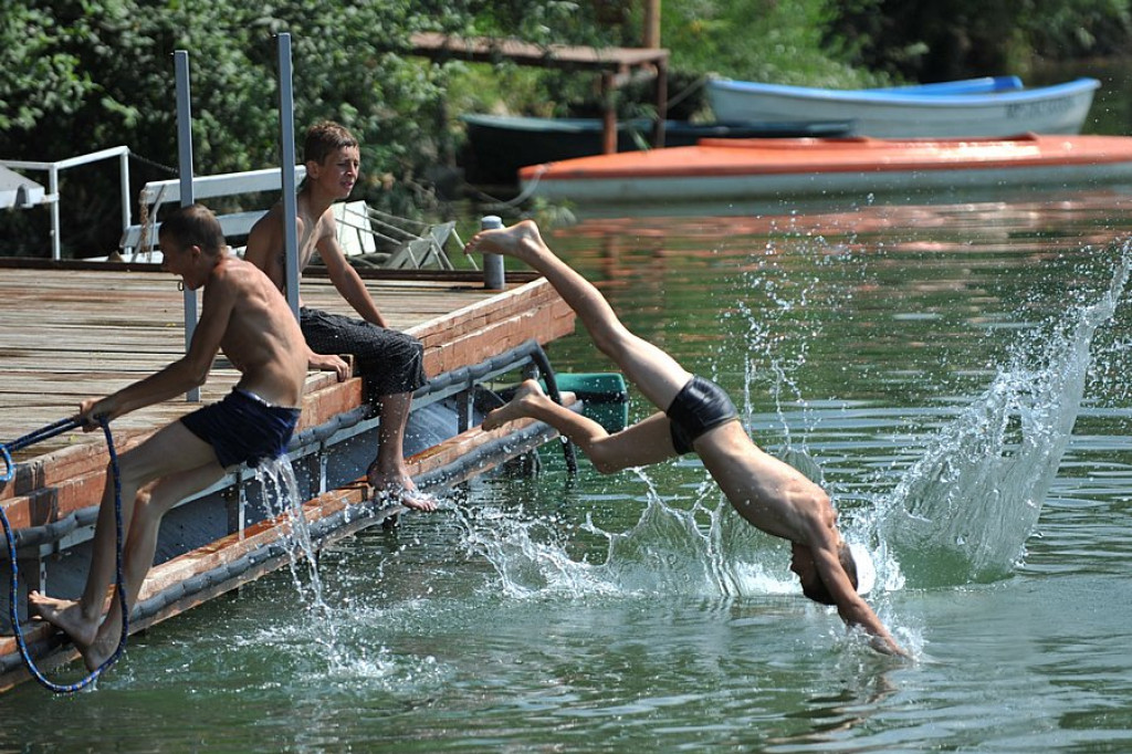 Upalny dzień na Jeziorem Czorsztyńskim