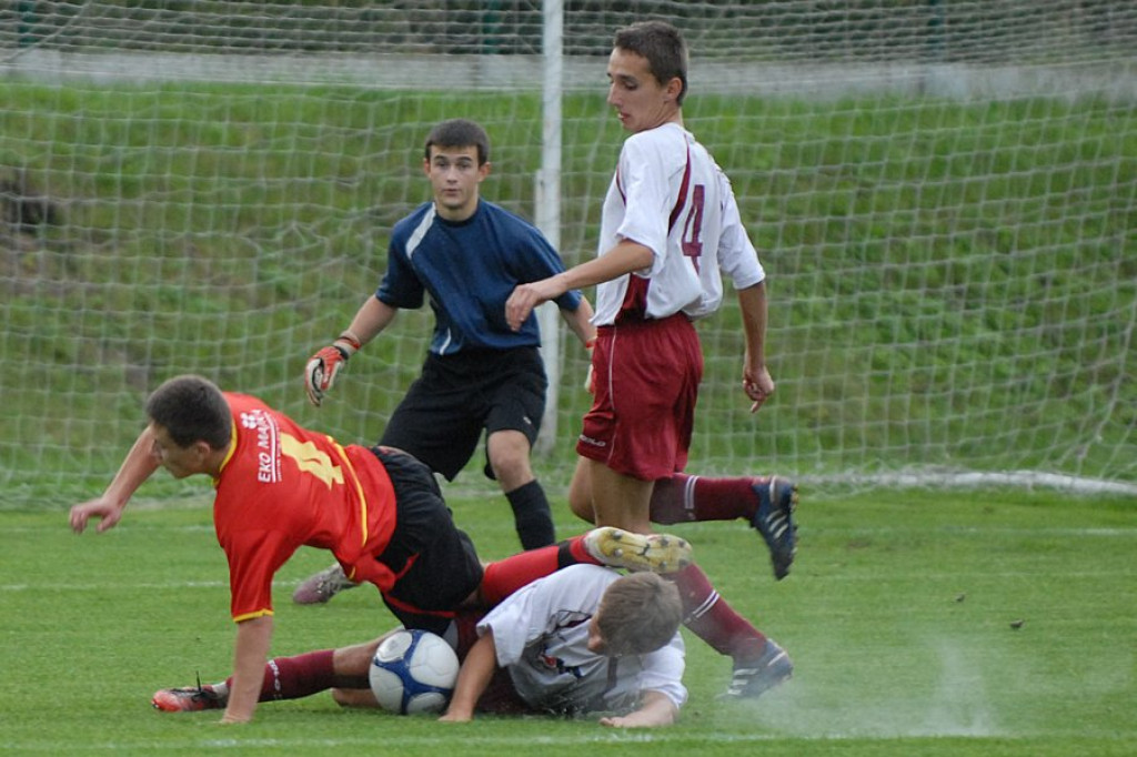 Dunajec Ostrowsko - LKS Poroniec