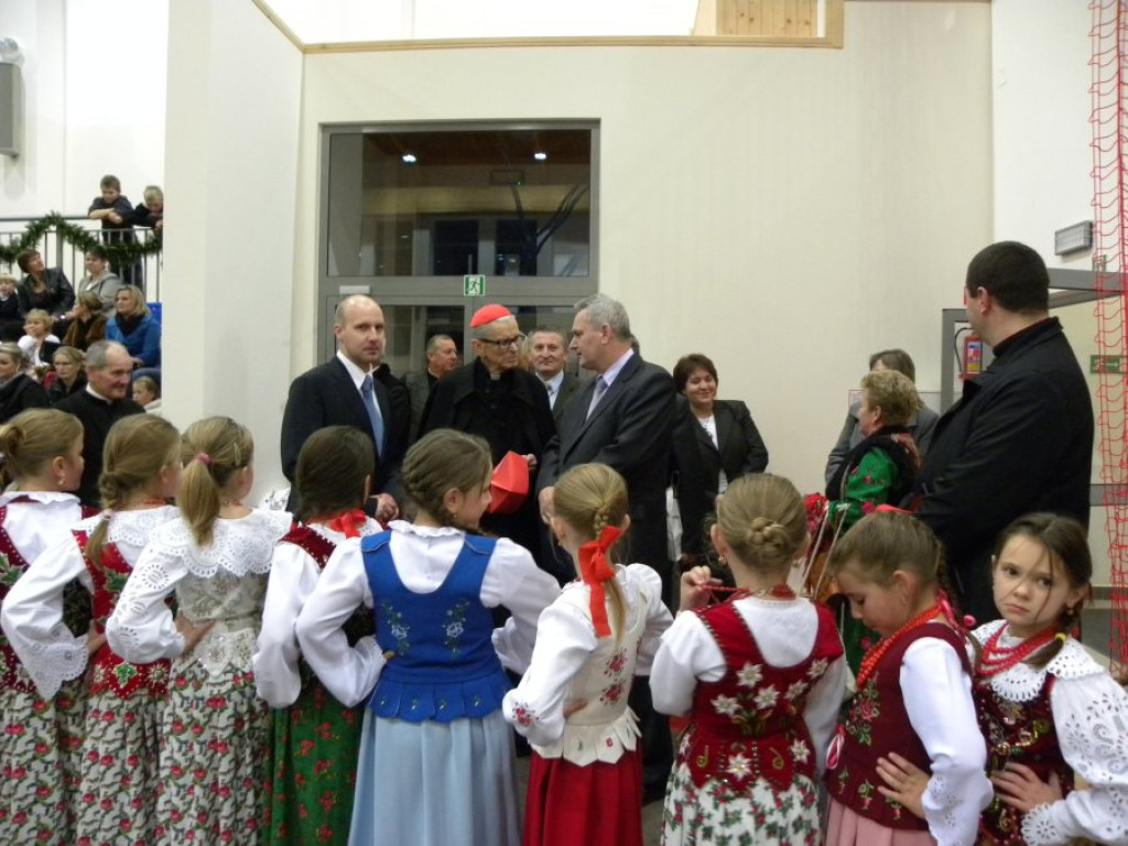 Ciche: Nowa sala gimnastyczna prezentem na 120-lecie szkoły