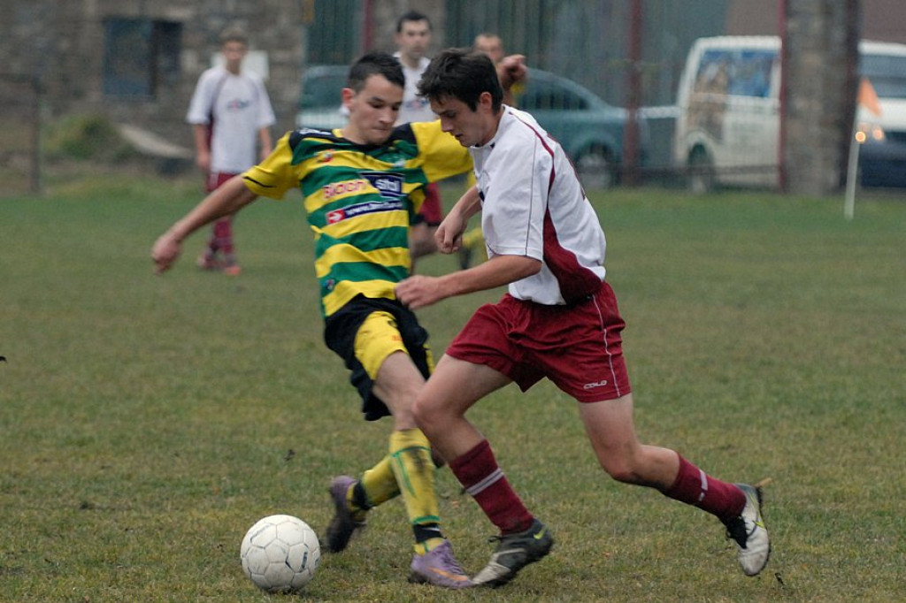 Piłkarska niedziela: Lubań, Watra, Poroniec, Wierchy