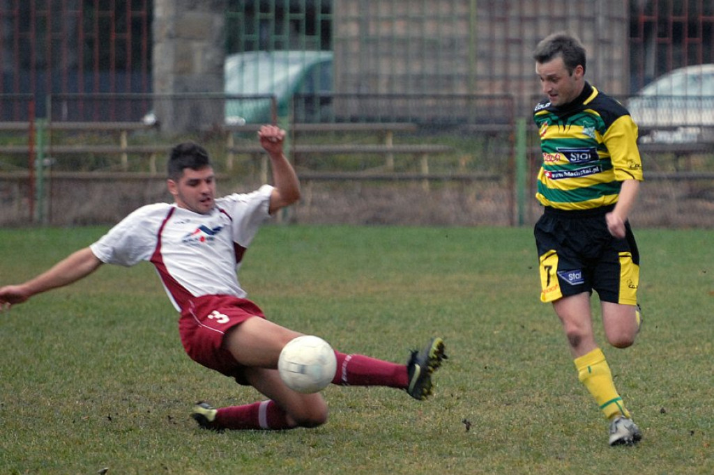 Piłkarska niedziela: Lubań, Watra, Poroniec, Wierchy