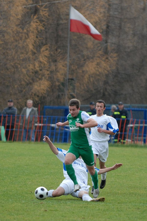 Piłkarska niedziela: Lubań, Watra, Poroniec, Wierchy