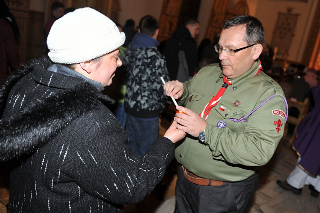 Betlejemskie Światełko przekazane mieszkańcom Zakopanego