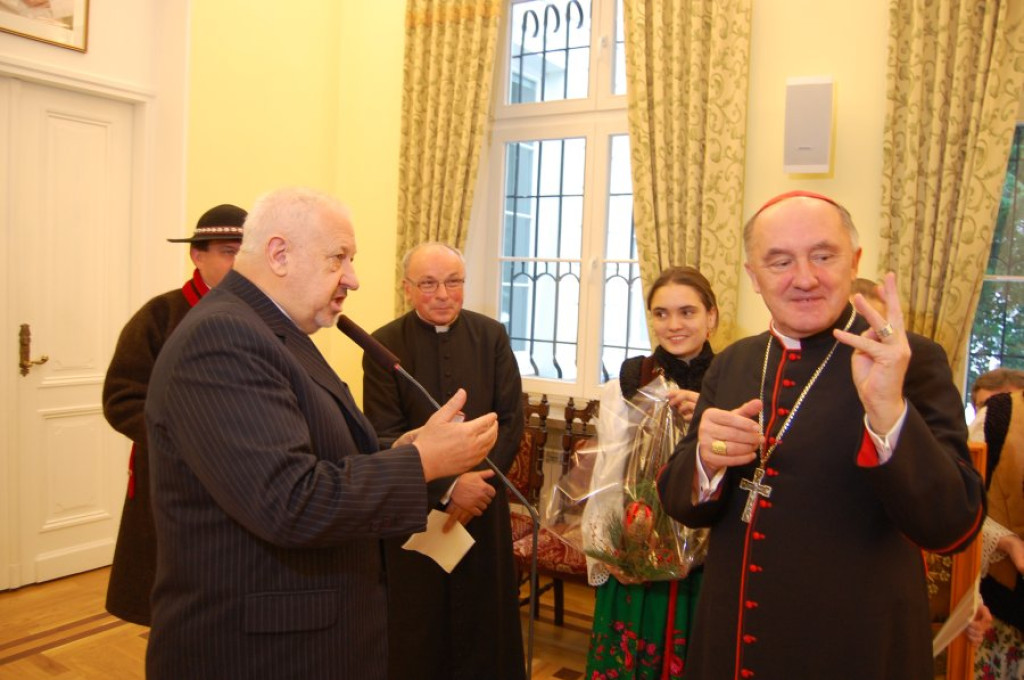 Kard. Nycz przekazał góralom relikwie ks. Popiełuszki