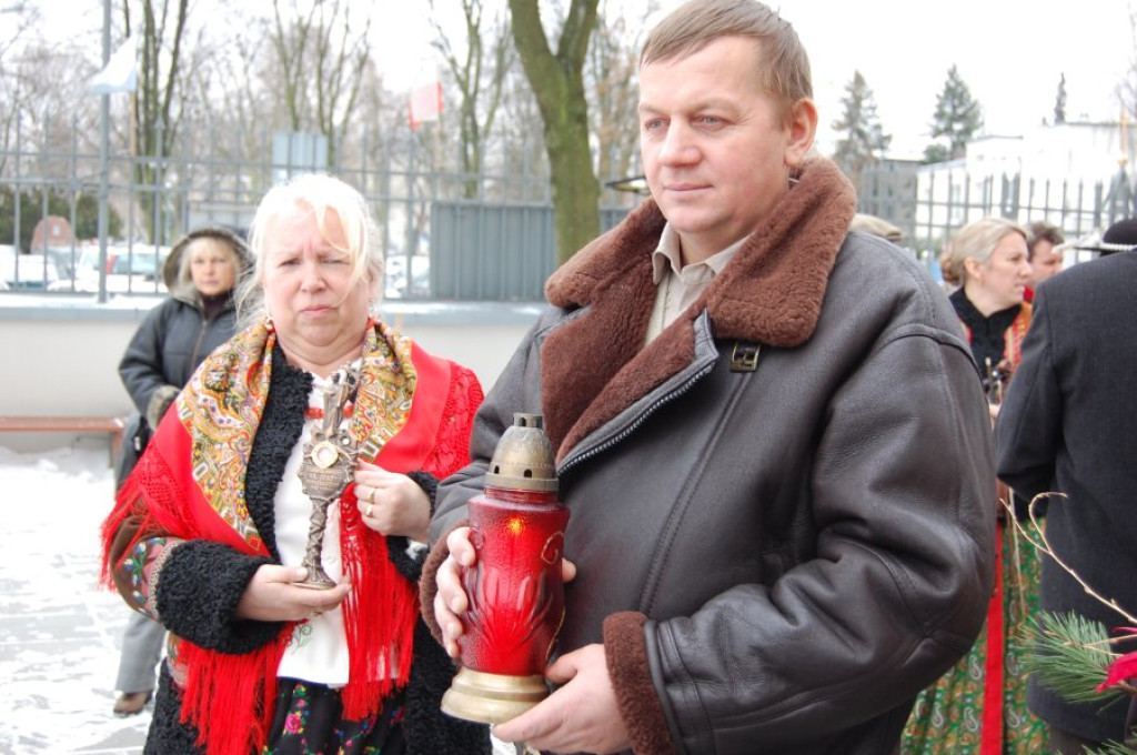 Kard. Nycz przekazał góralom relikwie ks. Popiełuszki